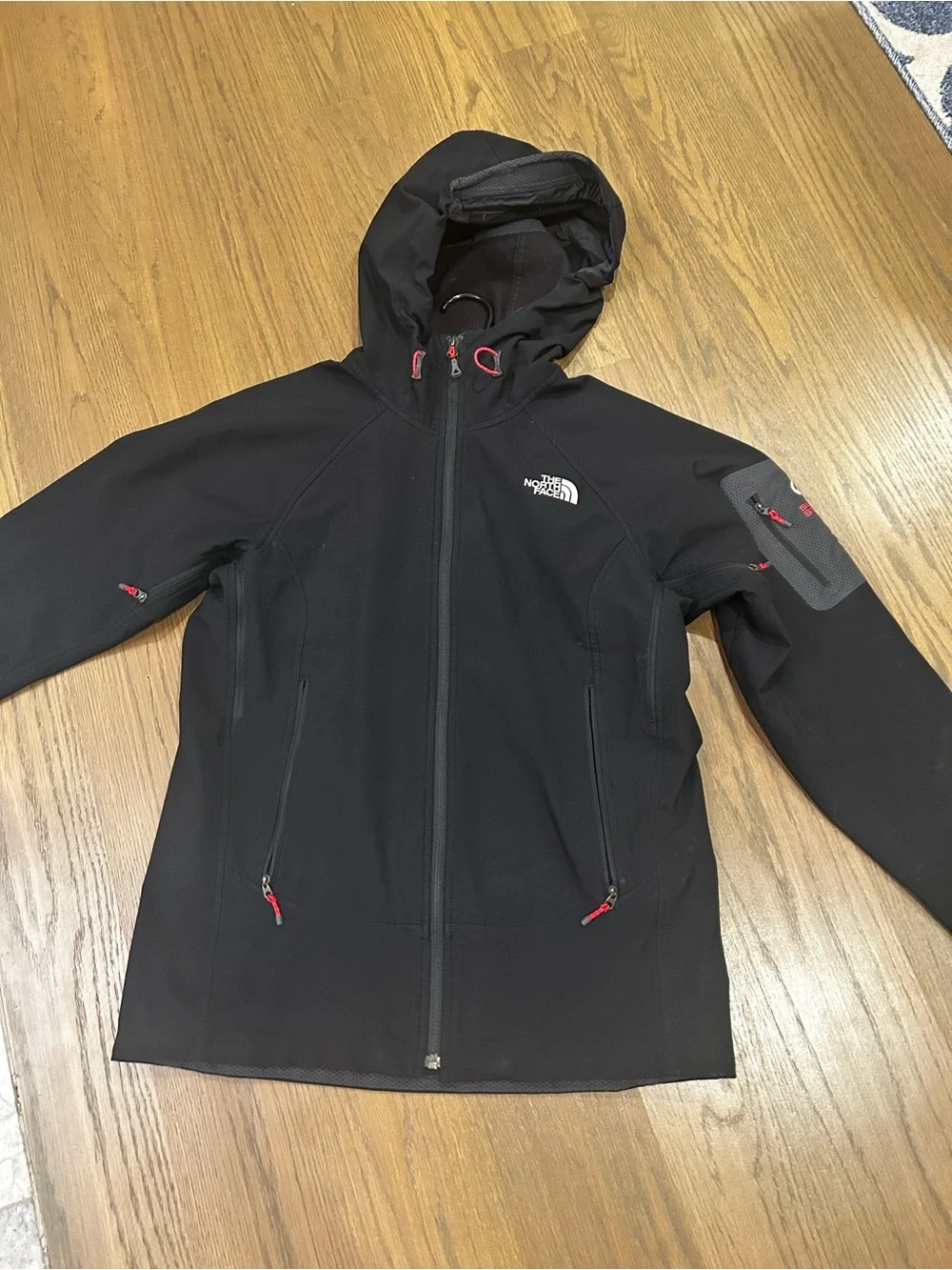 The North Face Summit Series Men’s M Black Hooded Softshell Jacket Red Accents